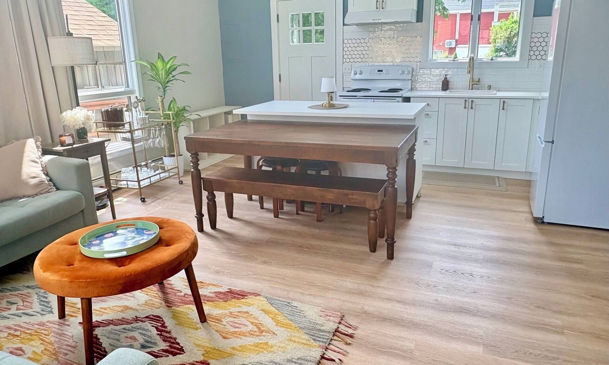 Portsmouth Cottage | Coastal Cottage · Water Views · Steps to Beach & Restaurants · Pet Friendly