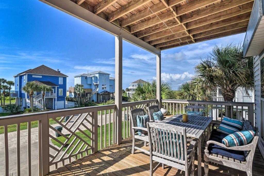 Pirates Beach West House | Coastal Galveston Home 2 Balconies, Walk to Beach