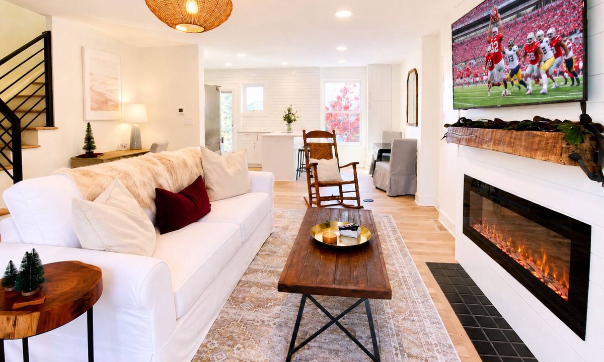 Grandview Heights House | 💫Coastal Style in the City - Close to Everything!💫