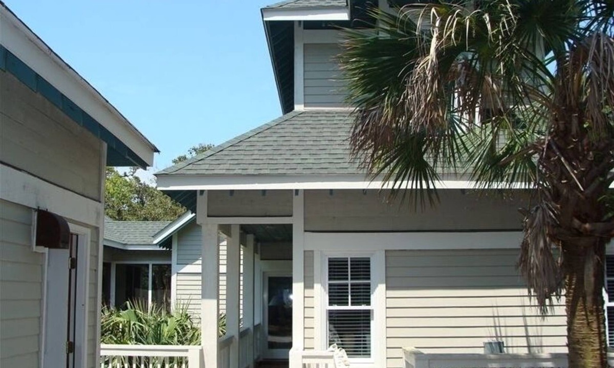 Bald Head Island House | Come Relax in This Beautiful Home 19 Red Cedar Trail on Bald Head Island!