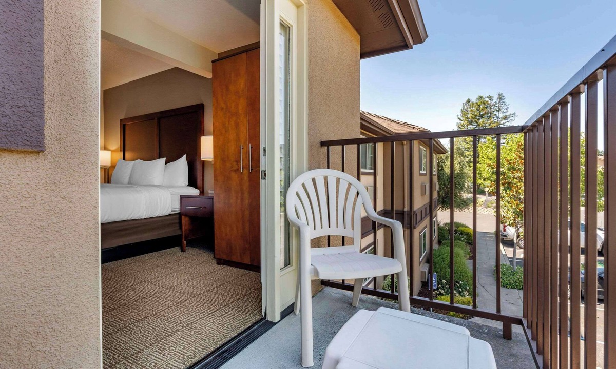 Ukiah Hotel | Comfort Inn & Suites Ukiah Mendocino County