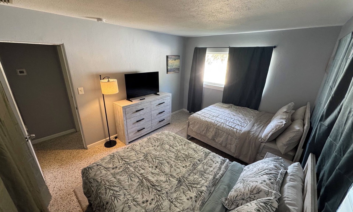 Bayou Oaks House | Comfortable 2BR Sarasota Home Near Downtown, Beaches & Museums