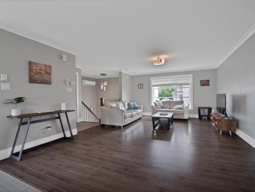 Moncton House | Comfortable 3BR Getaway