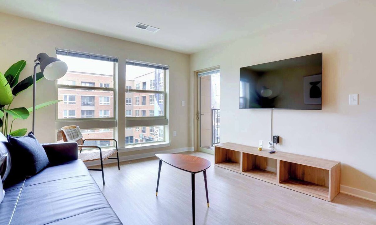 Groveton Apartment | Comfortable Alexandria Apt W Business Facilities