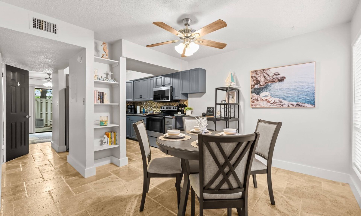 South Gate Ridge Condo | Comfy Two-Story Seahorse Haven Beach Condo