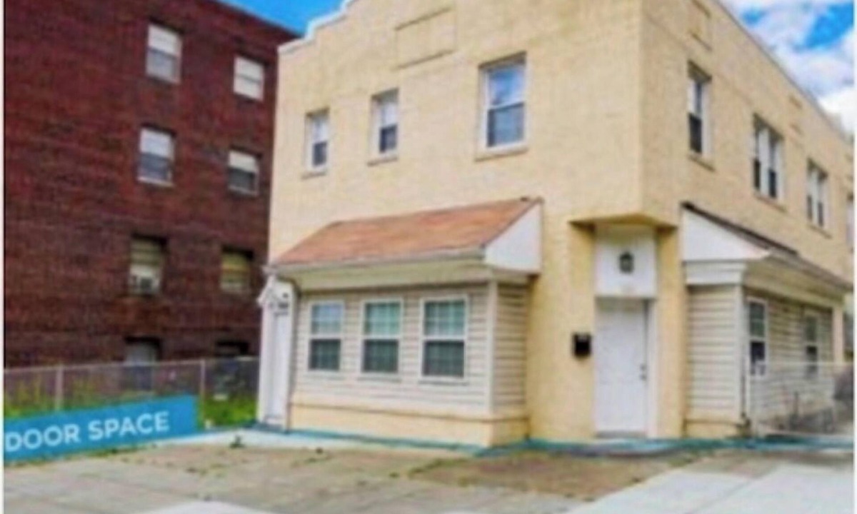 Bellevue Apartment | Convenient Bolling AFB walk-up