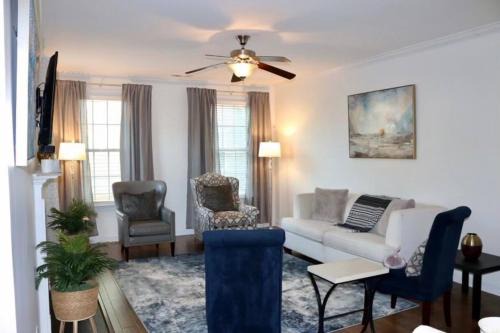 Northeast Raleigh House | Convenient Remote-friendly suburban oasis