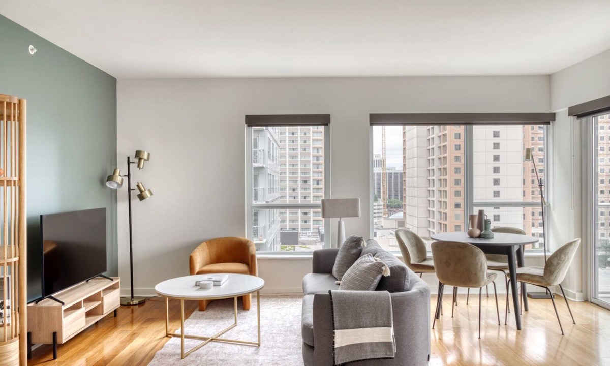 Northwest Bellevue Apartment | Cool Bellevue 2BR w/Gym, W/D & Roof, near Downtown Park, by Blueground