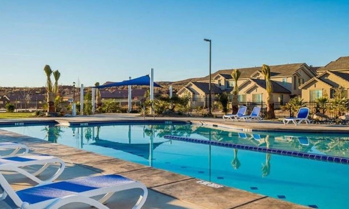 Sienna Hills House | Coral Arches ~ Brand New, Pet-Friendly, Near Dunes and Zion!