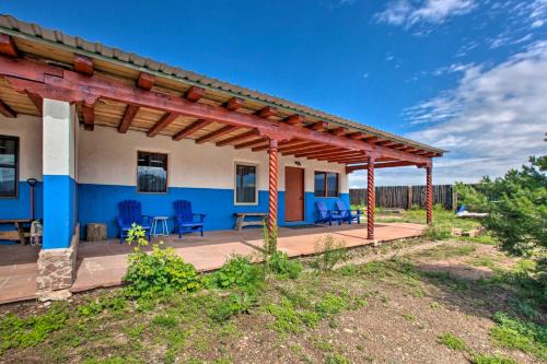 El Prado House | Cottage w/Patio & Grill - 25 Min to Taos Valley!