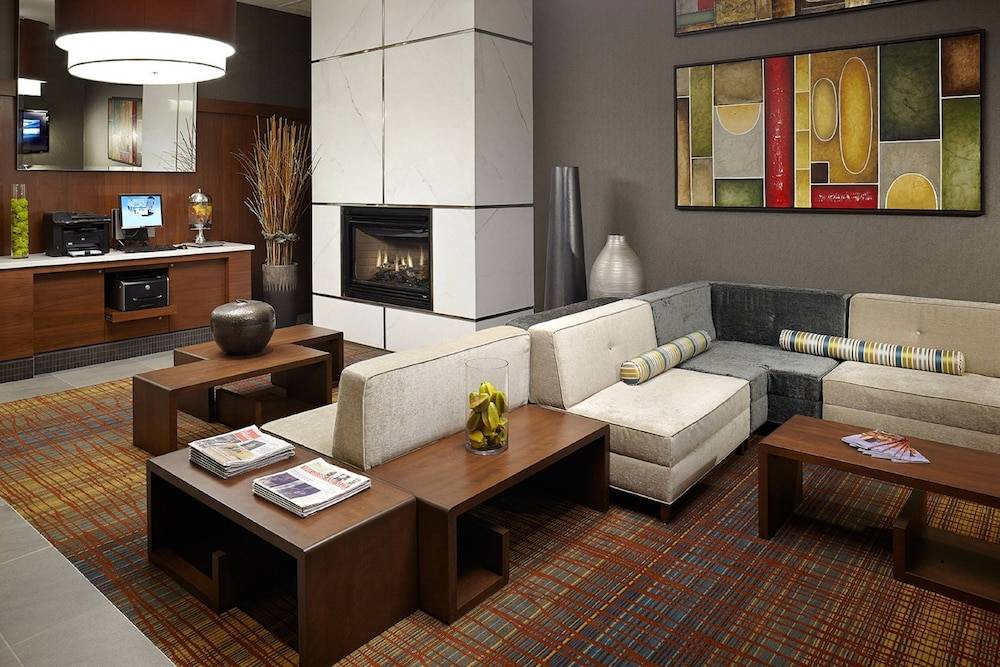 Saint-Laurent Hotel | Courtyard by Marriott Montreal Airport