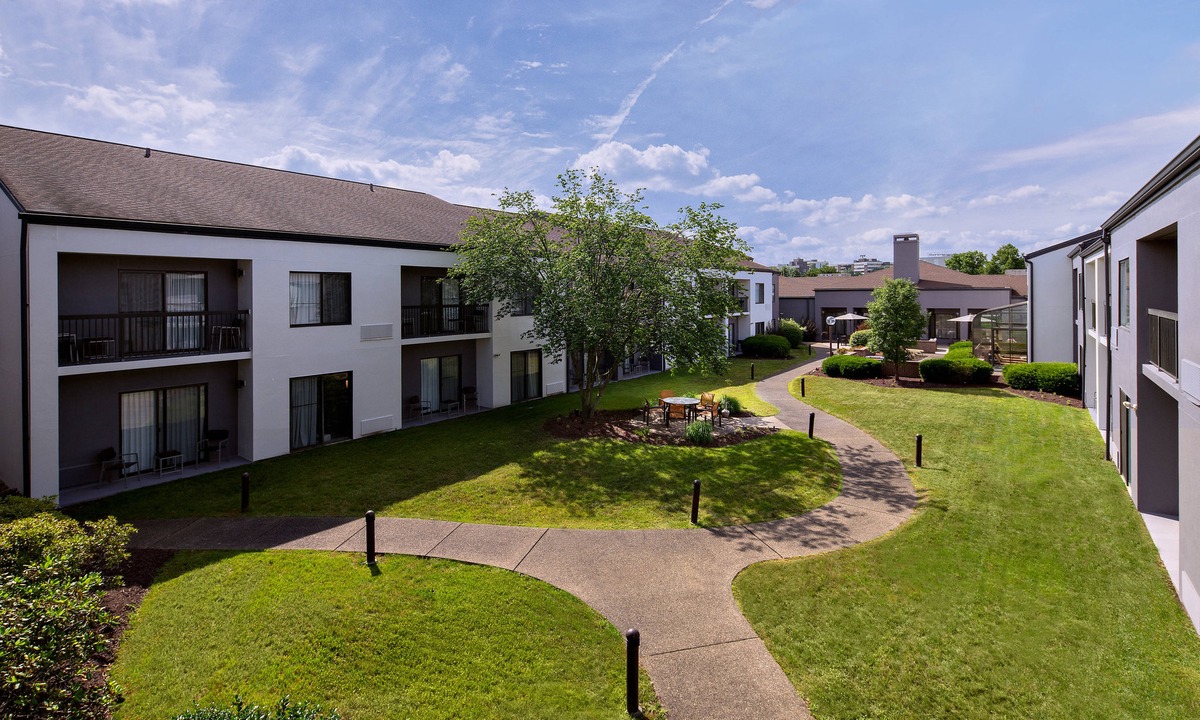 Moon Township Hotel | Courtyard by Marriott Pittsburgh Airport