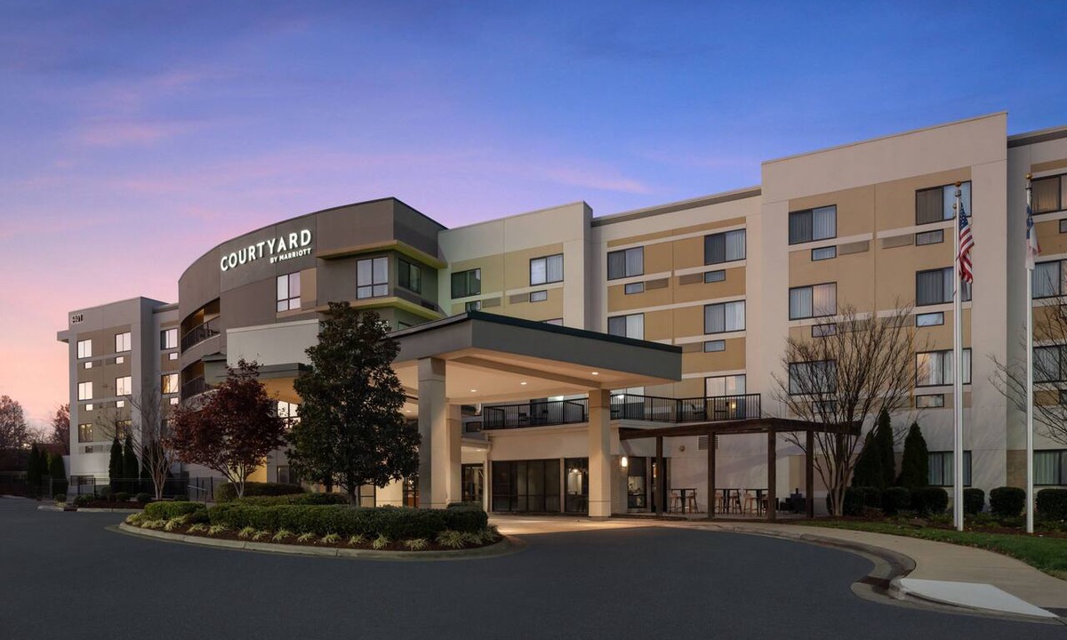Northeast Raleigh Hotel | Courtyard by Marriott Raleigh North