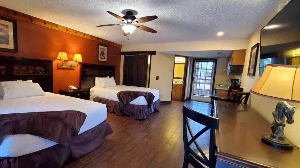 River Ranch Apartment | COURTYARD SUITE steps to Pool and Rodeo! 257