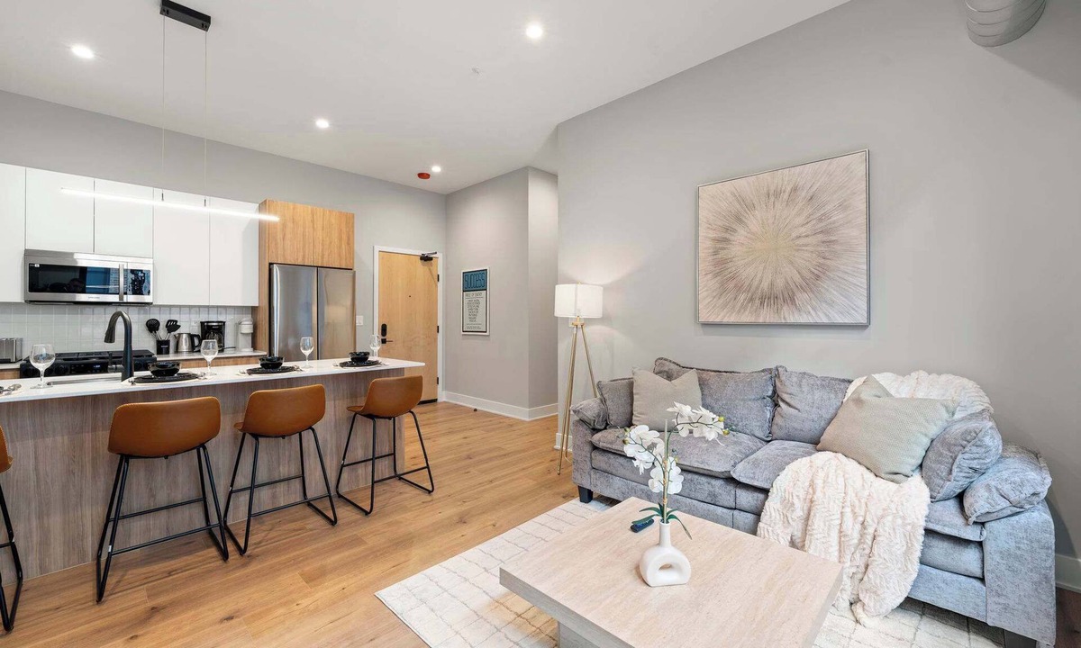 Edgewater Beach Apartment | Cozy 2BD 2BA Apt! Steps to Lake with Gym & Parking