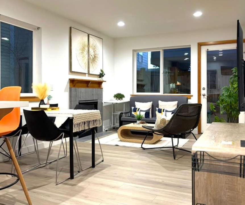 North Beacon Hill Apartment | Cozy 2BR City Stay- 2-Min Walk to Light Rail