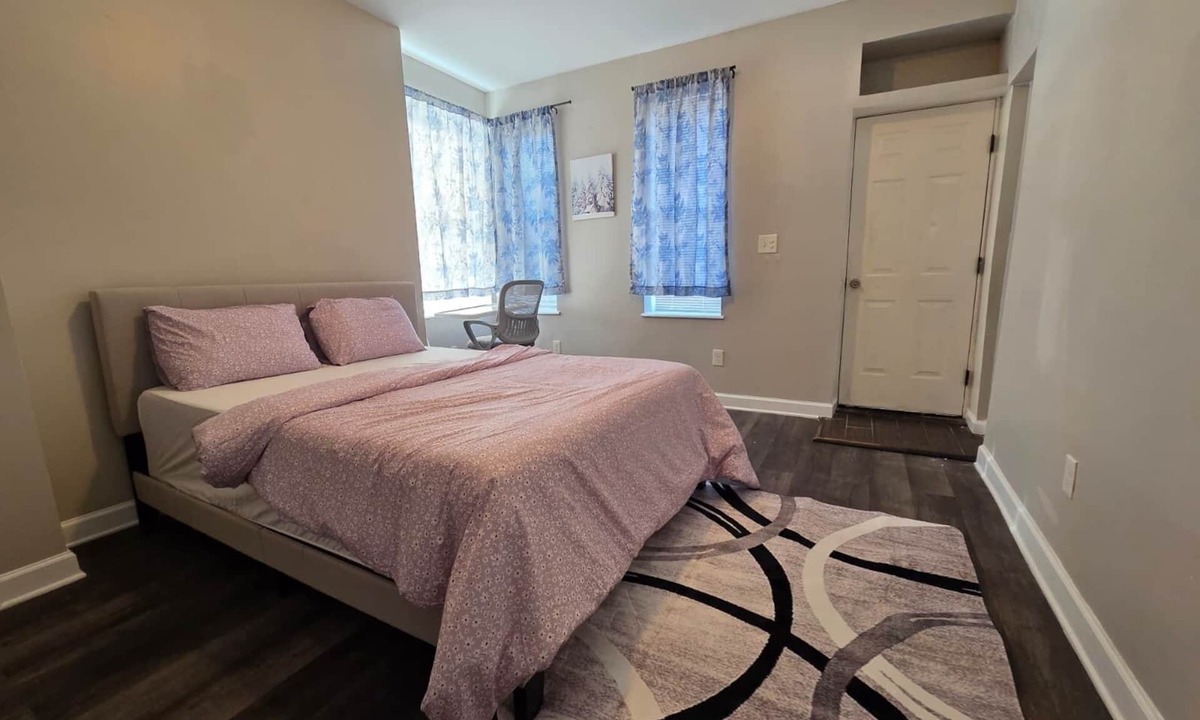 Downtown Baltimore House | Cozy 5-bedroom Family-Friendly Haven, With 3 full Bathrooms.