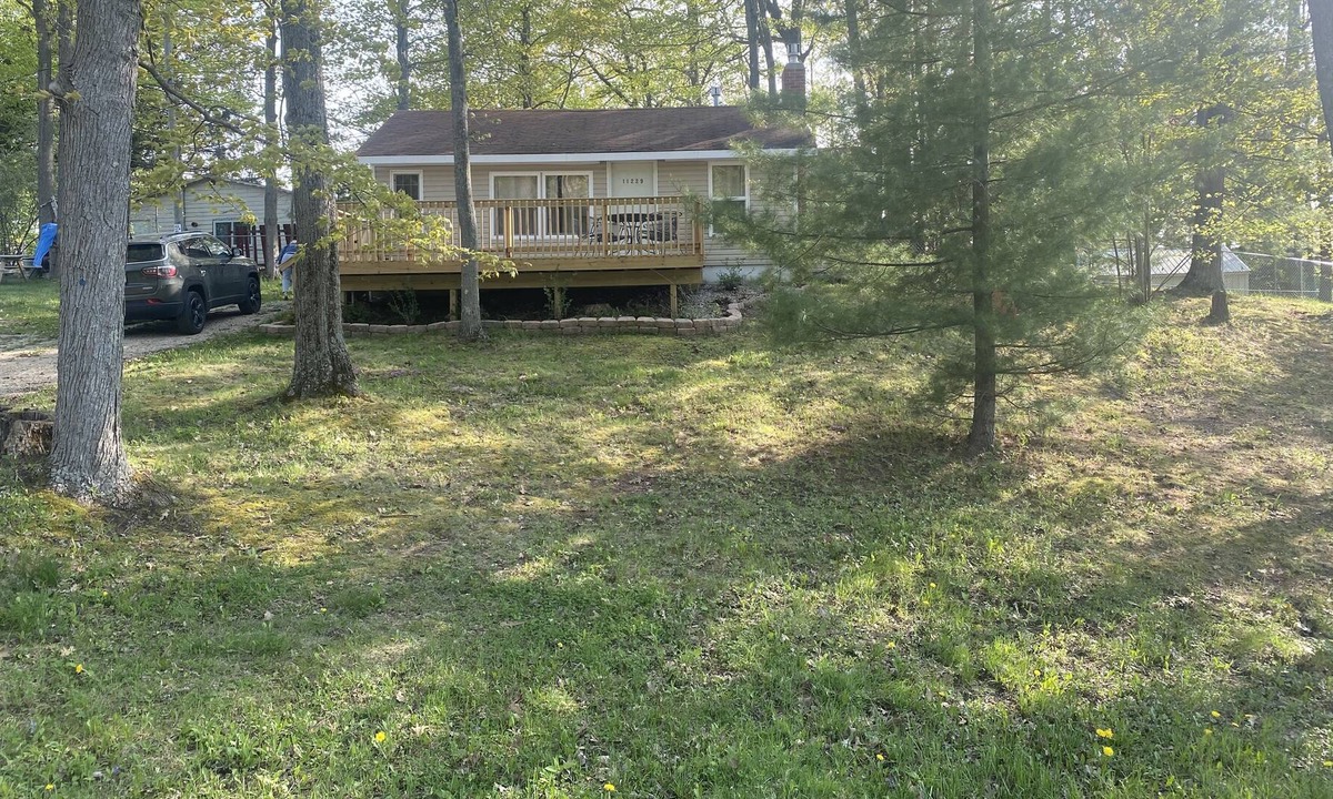Rodney Cottage | Cozy Chippewa Lake Cottage With Shared Lake Access