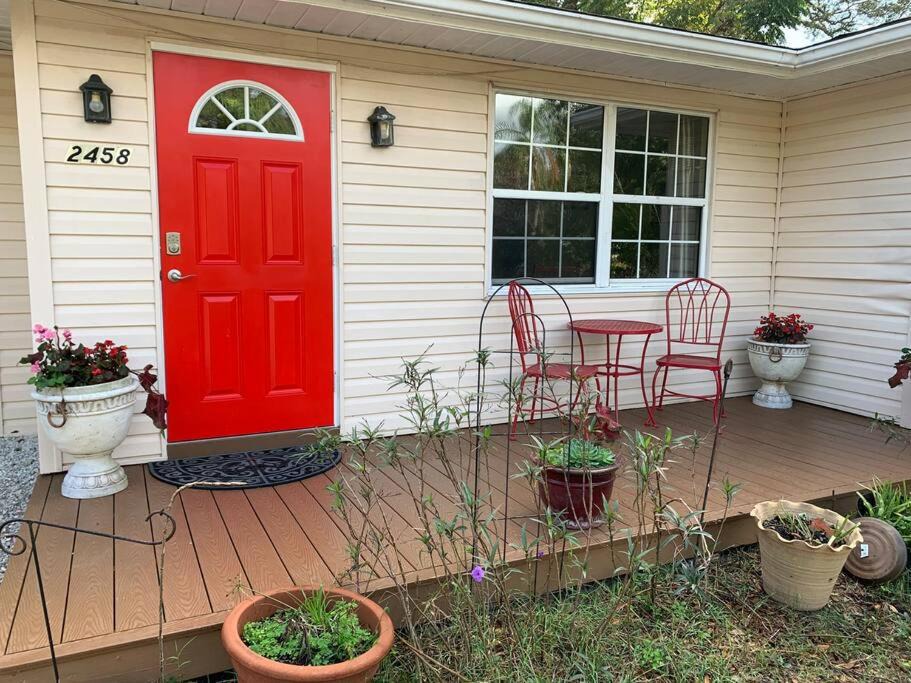 Arlington Park House | Cozy Cottage near Beaches and Downtown Sarasota VR-00163