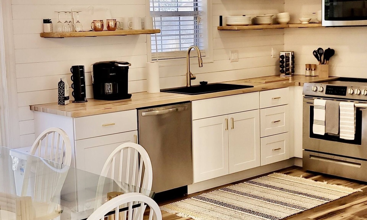 Kill Devil Hills Cottage | Cozy Cottage with Hot tub & Firepit! Near the Beach & Sound!