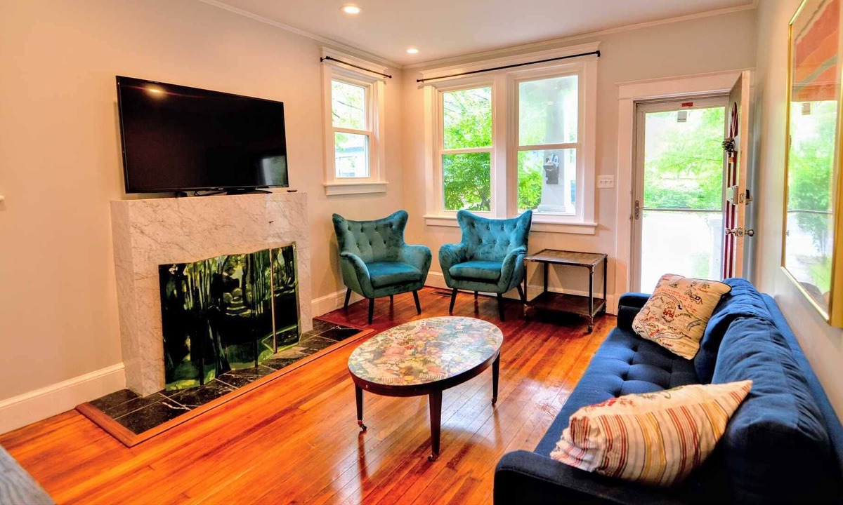 Takoma Park House | Cozy Craftsman Cottage in Takoma Park 2 bedroom 1 Bath Up to Date and IN STYLE