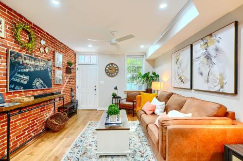 Federal Hill Apartment | Cozy FedHill Gem plus Parking and Walk to Harbor and Stadiums