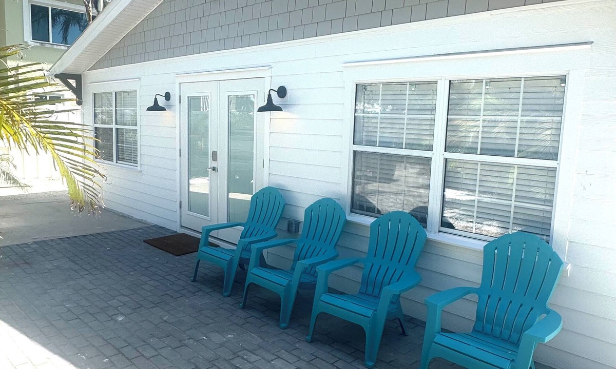 Ilexhurst Cottage | Cozy Holmes Beach Cottage - 3/2 - 1 block from beach!
