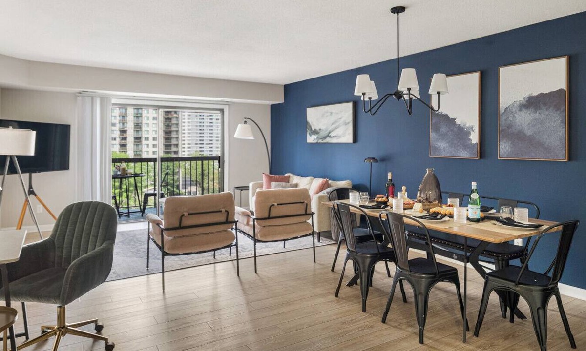 Crystal City Apartment | Cozy Oasis Sleeps 7 King Bed Prime Location