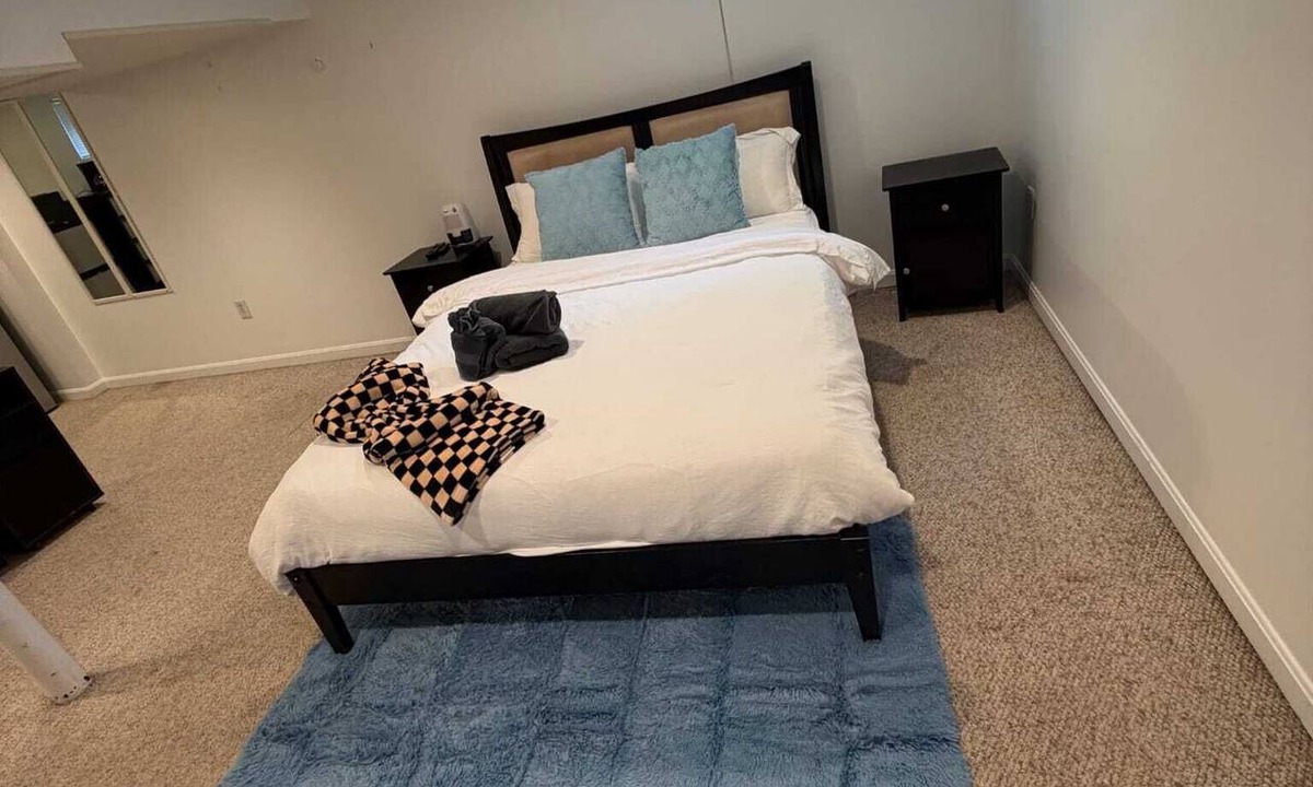 Pentagon City House | Cozy One Private Room and Bath in Pentagon City House