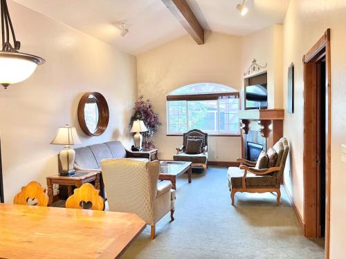 Zermatt Apartment | Cozy Zermatt King Villa Near Park City Ski Resorts - 3072