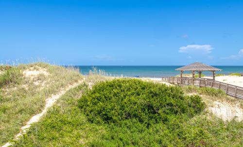 South Nags Head House | Crow's Nest - SNH MP 19, Oceanfront, Historic Cottage, Pets OK, YR Flex Stays