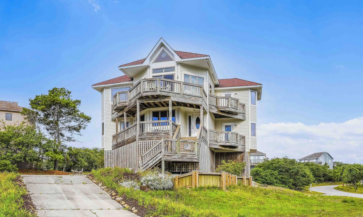 Tuckahoe House | Crystal Sands - Unique 5 BR in Southern Duck with Community Amenities
