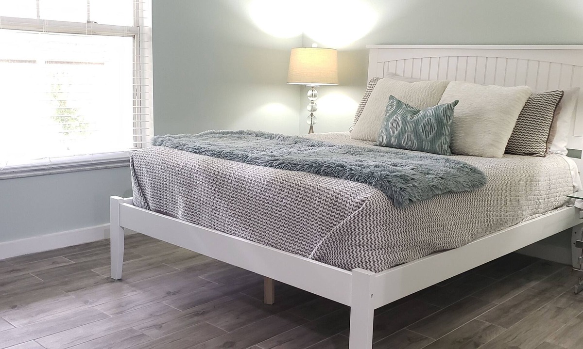 Park East Villa | Cute 2/2 near downtown and beaches! 1 hour from Tampa's theme parks & museums!