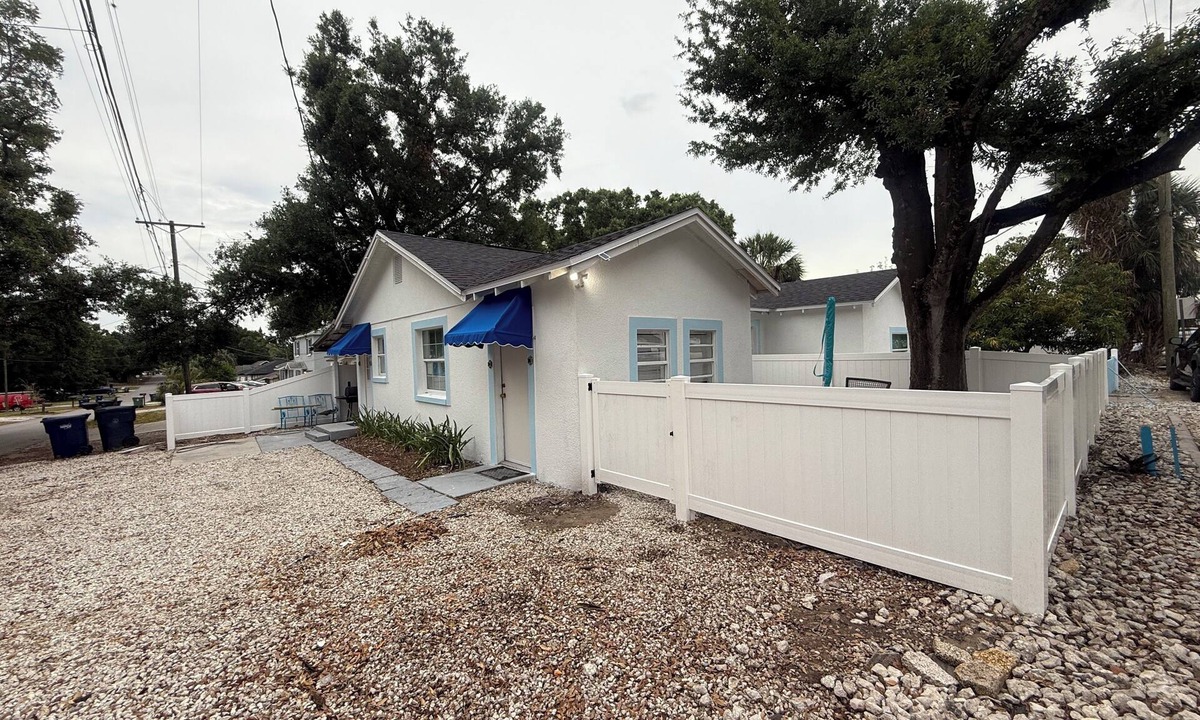 Bearss Plaza House | Cute Paradise 2