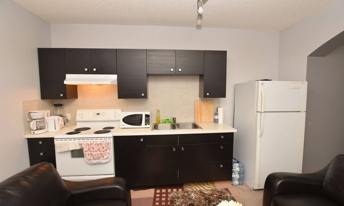 Panorama Hills House | Cute private suite in an upscale neighbourhood