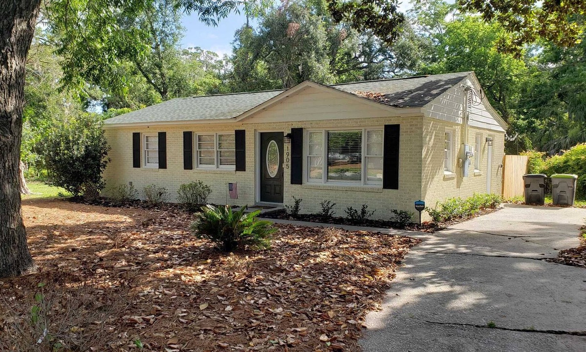 Beaufort Cottage | David and Erin's Beaufort Cottage - Newly Renovated - Near Downtown and MCRD PI