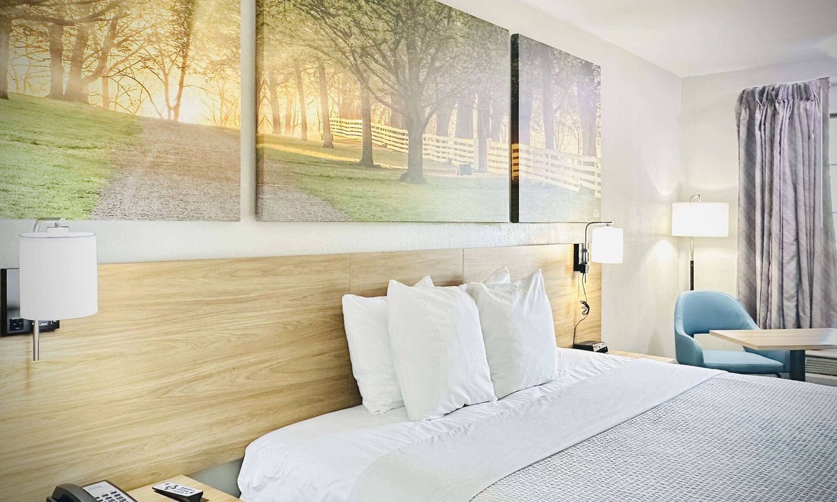 Alexandria West Hotel | Days Inn by Wyndham WestEnd Alexandria,VA Washington DC Area