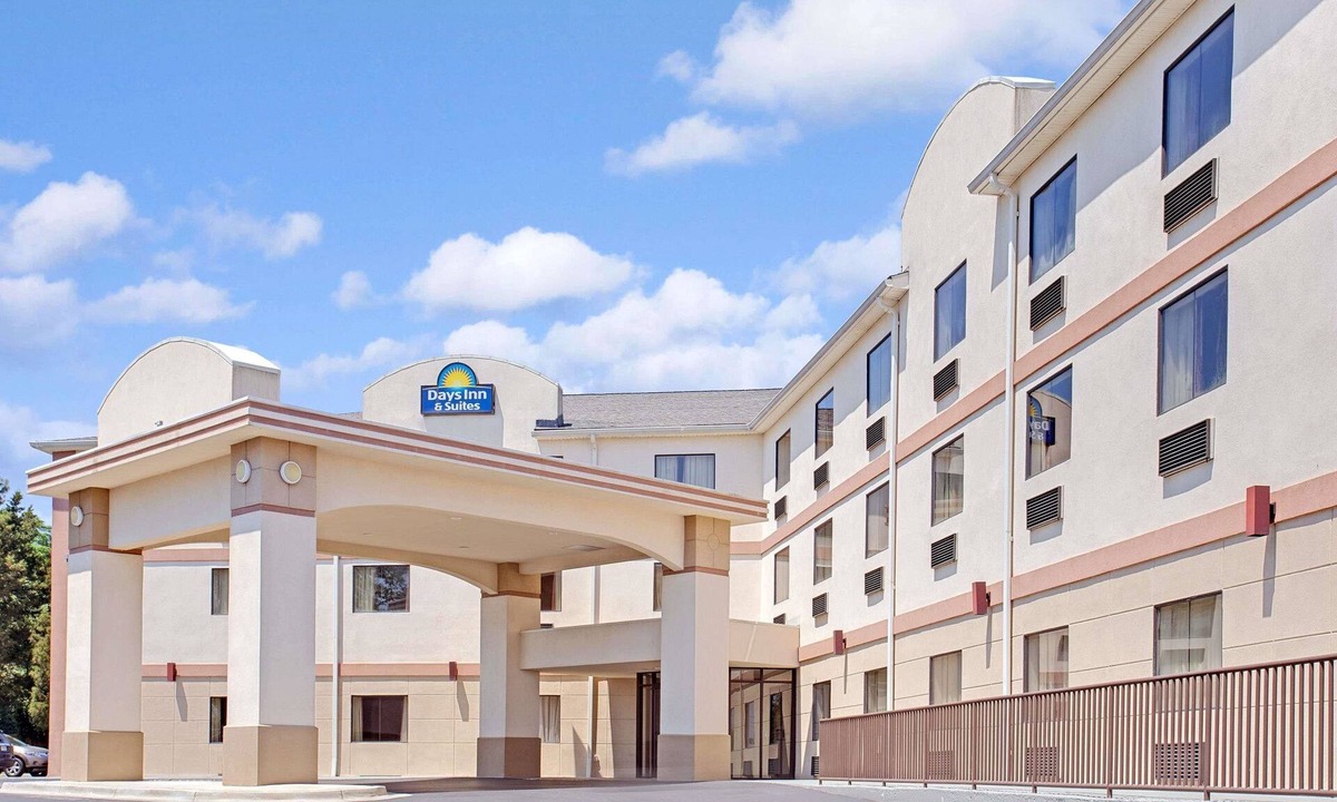 Laurel Hotel | Days Inn & Suites by Wyndham Laurel Near Fort Meade