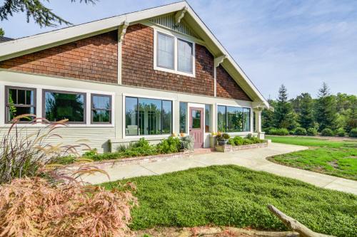 Glenn County House | Deck & Fire Pit! Quiet Home Near Sacramento River