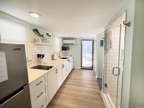 Downtown Apartment | Deckside Suite Conch Republic Cottage