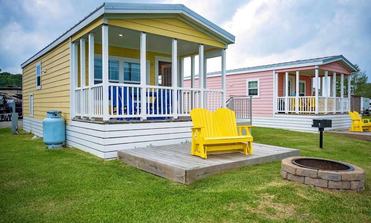Coinjock Cottage | Deluxe Waterview Cabin in Amenity-Filled Currituck Sound Campground (WV89)