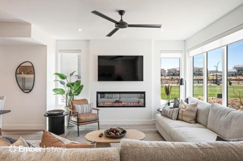 St. George Villa | Desert Dream Villa at Desert Color By Ember Stays