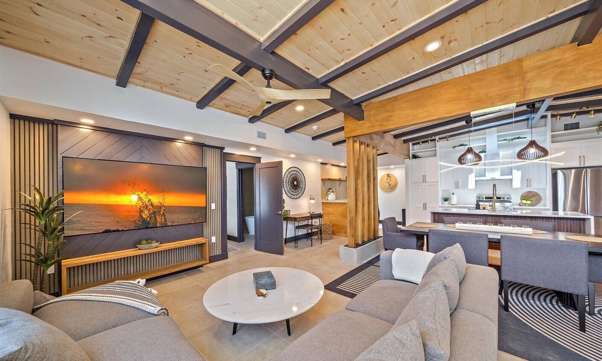 Downtown House | Designer home minutes from downtown! 6 beds 3 full bathrooms