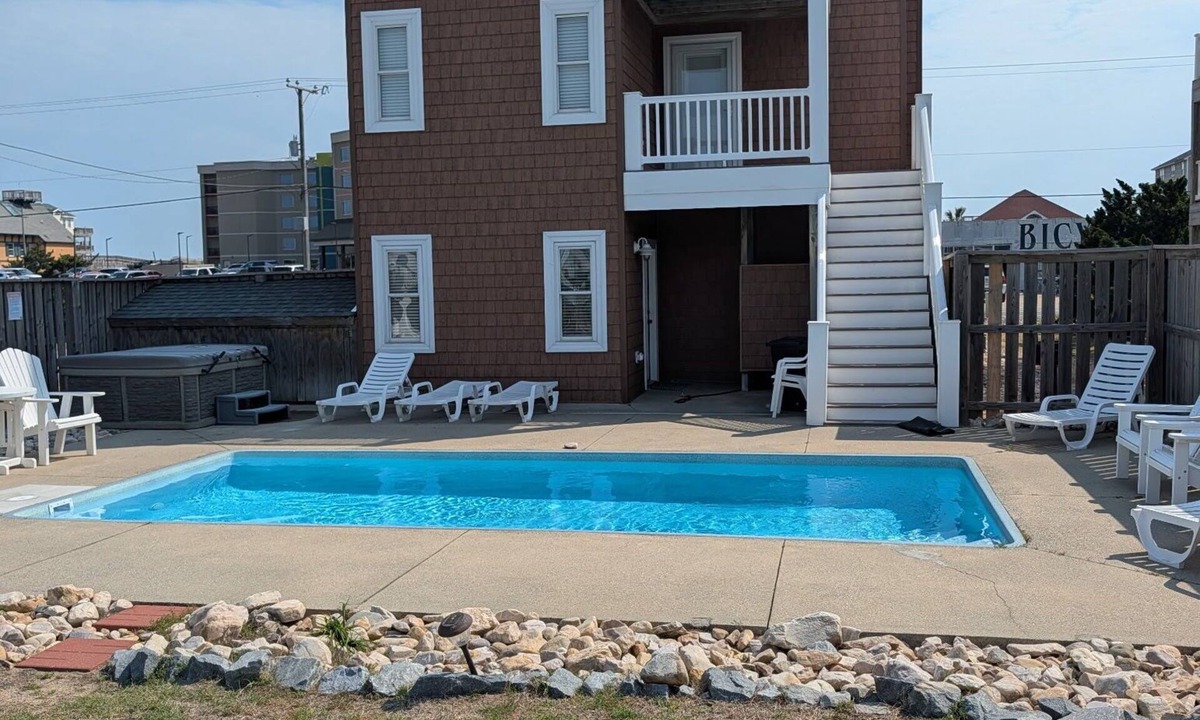 Kill Devil Hills Cottage | Diggin’ It- Beach Road, Private pool & Hot tub