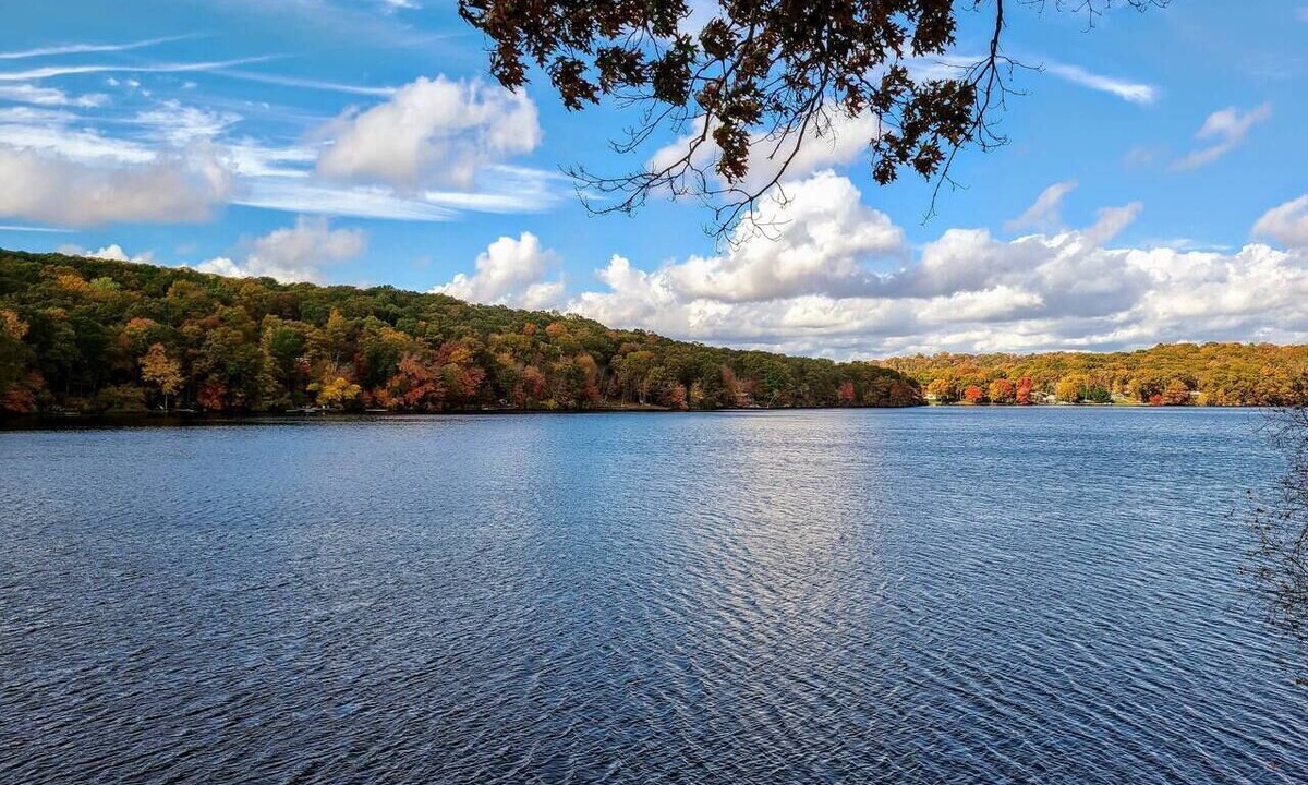 East Lyme Apartment | Direct Lakefront - Stunning Views and Panoramic Sunsets