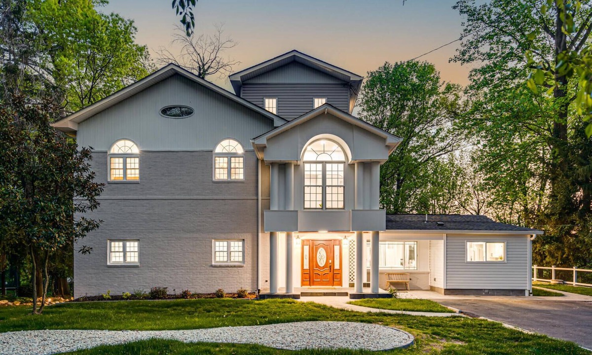 Montgomery Village House | DMV 6BR Lakeside Luxury Retreat w/Firepit, Gameroom, Pool-table