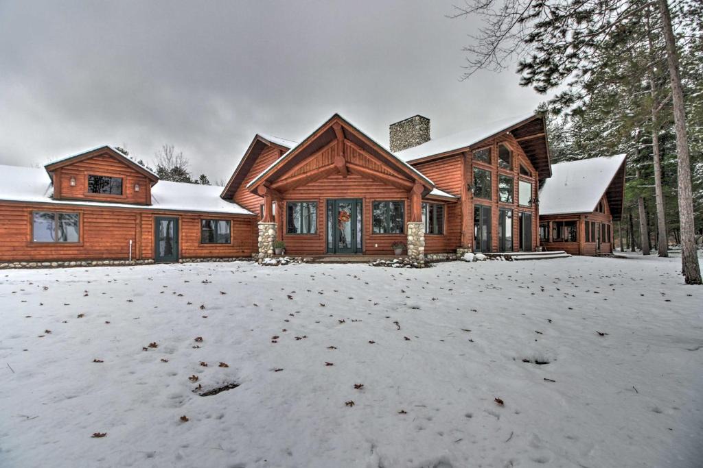 Emily House | Dock, Fire Pit & Beach! Expansive Ruth Lake Home