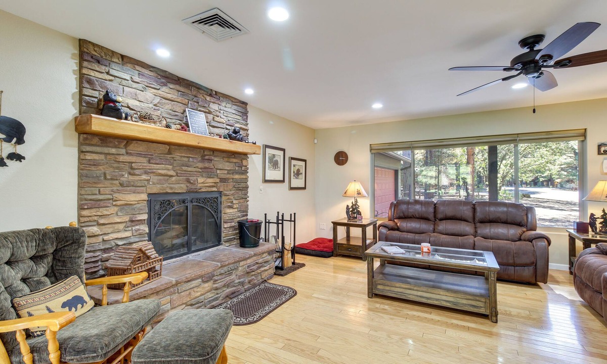 Pinetop House | Dog-Friendly Home on Pinetop Lakes Course!