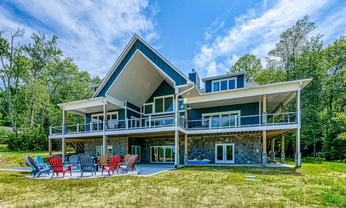 Mineral House | Dog-friendly lakefront home with a game room, children's items, and firepit