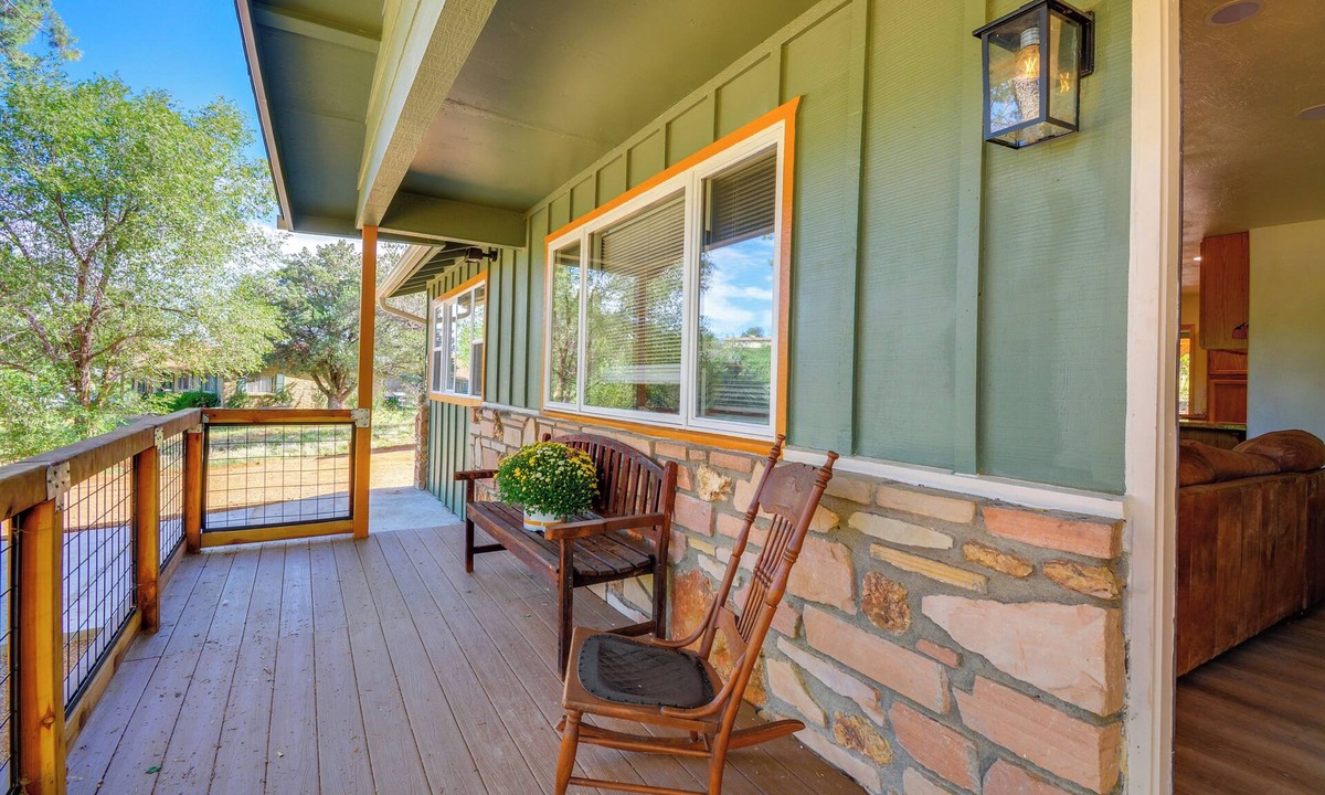 Prescott Heights Cottage | Dog Friendly! Peaceful Wooded Retreat in Prescott